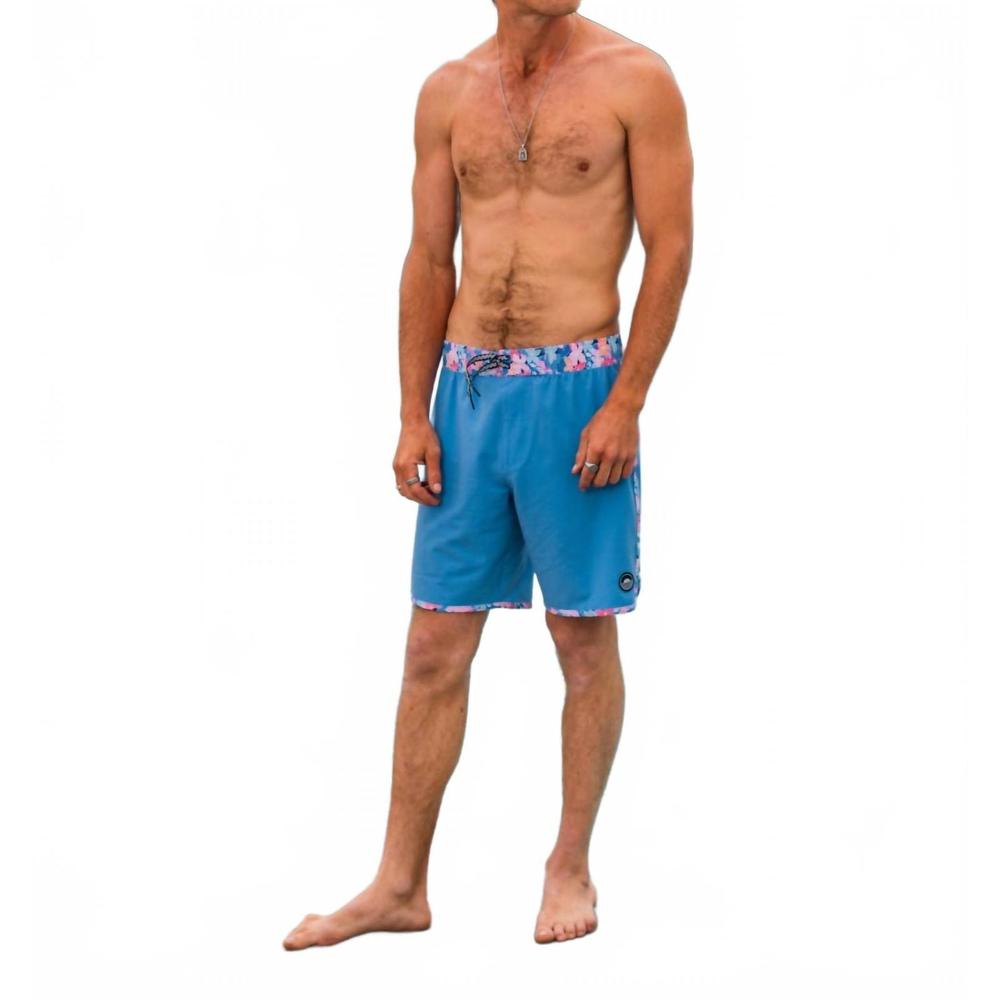 NEW FEATHER 4 ARROW scallop edge boardshort in garden party
